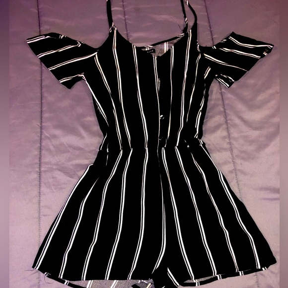 (SOLD)Kendall and Kylie romper - Picture 1 of 2